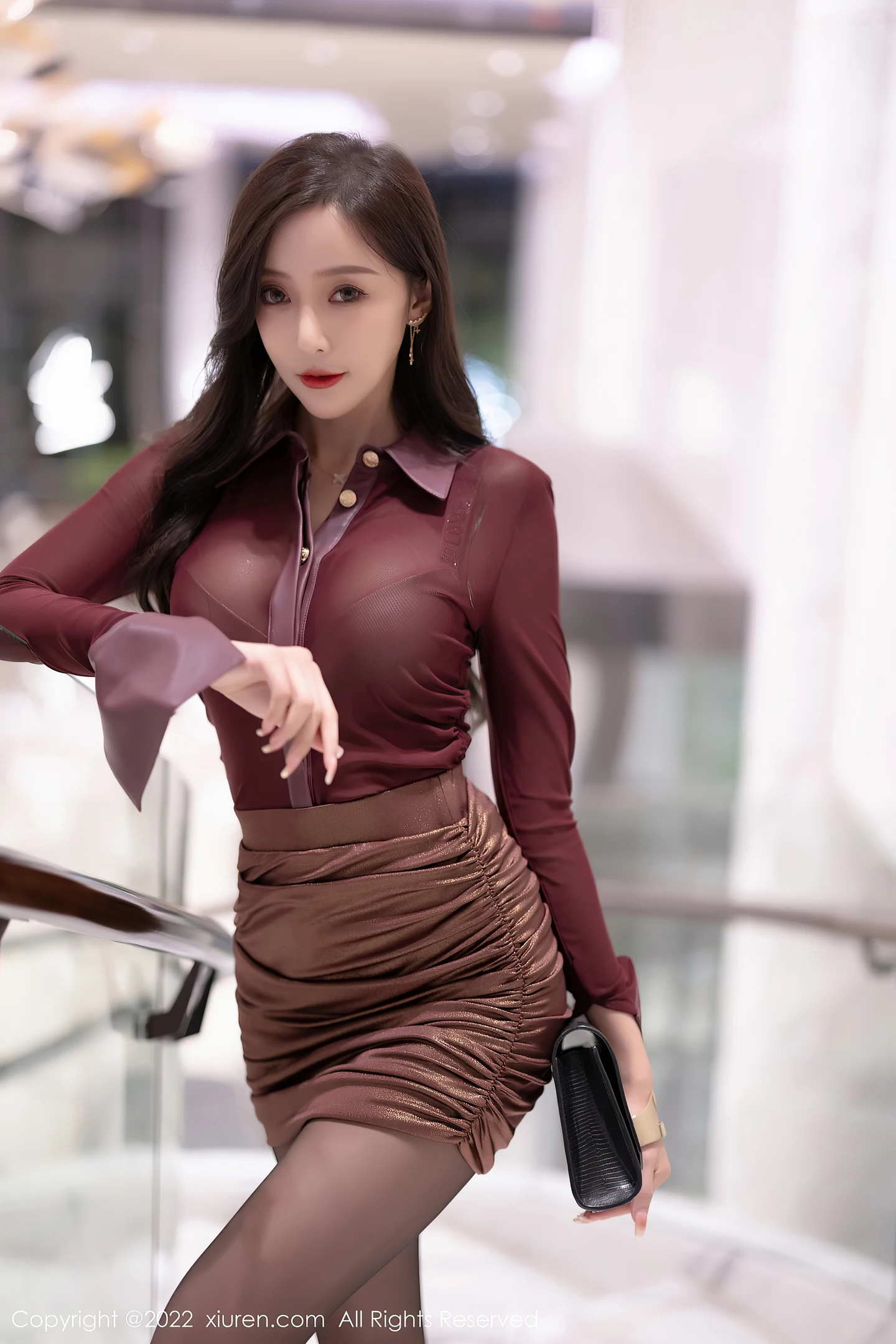 图片[5]-[XiuRen秀人网] VOL.5707 女神王馨瑶yanni性感暗红色薄纱上衣配短裙秀完美身材诱惑写真90P-秀人网官方网站